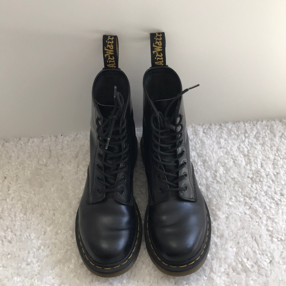 Dr. Martens 1460 Women’s Smooth Boots